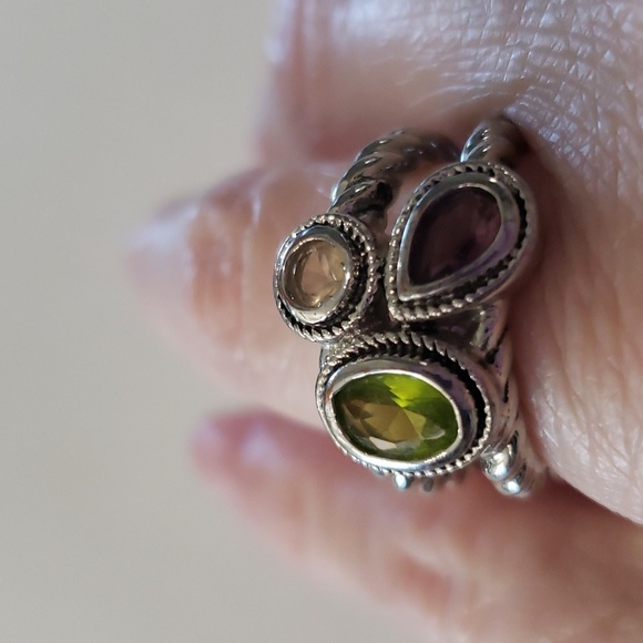 Signet Ring Braided Twisted Rope Design With 3 Crystal Stone Signs Of Wear - Picture 7 of 8